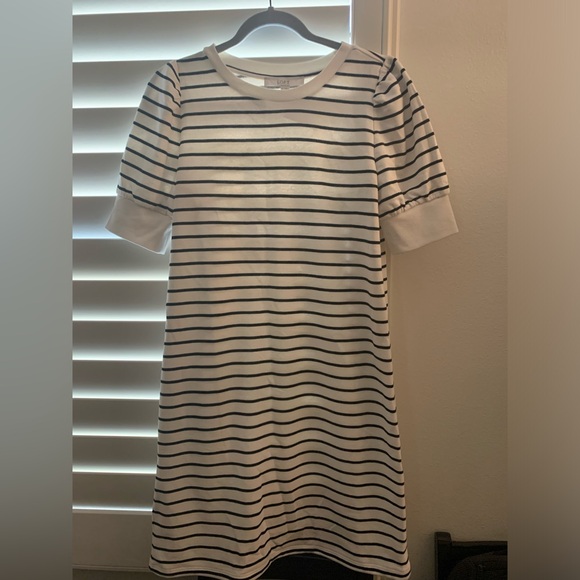 LOFT Dresses & Skirts - Loft Puff Sleeve Stripe dress